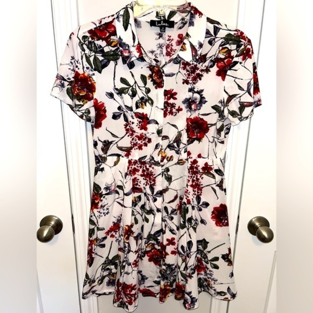 Lulu's button front, floral print dress — sz SMALL